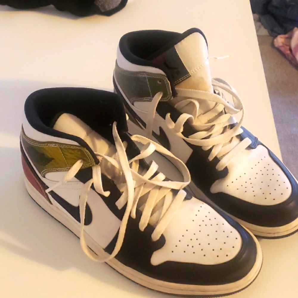 Nike Men's Athletic Shoes - Black and White
